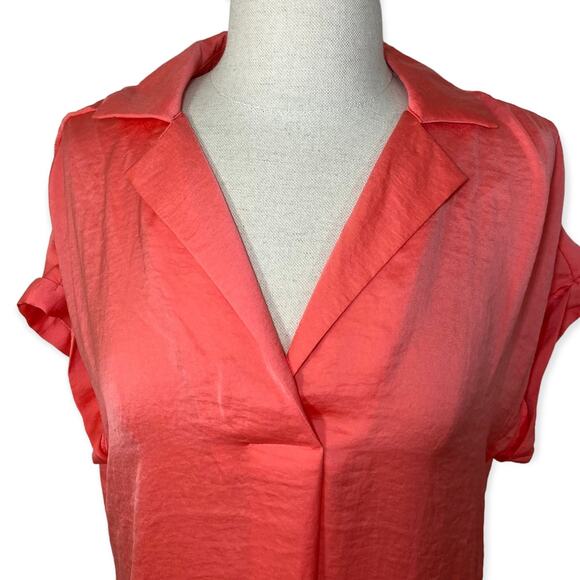 Rose & Olive coral satiny top, women's small short sleeve V-neck collared blouse - Picture 2 of 7